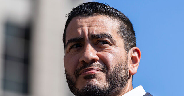 Democrata El-Sayed questionou por que alguém moraria em Flint, diz relato