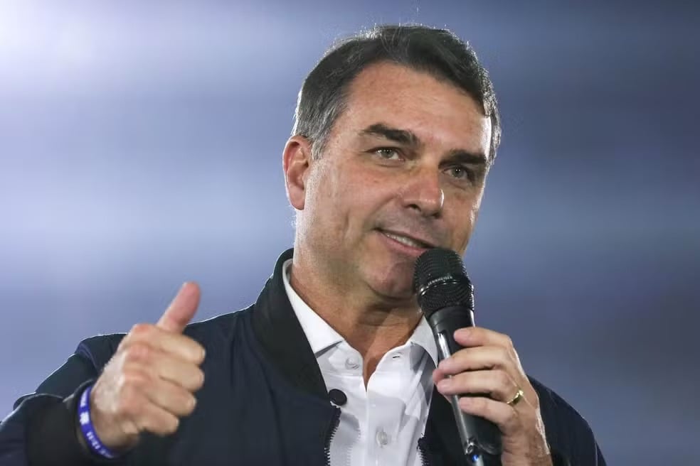 Flávio aparece 2,4 pontos à frente de Lula no Ipespe, mas há empate técnico