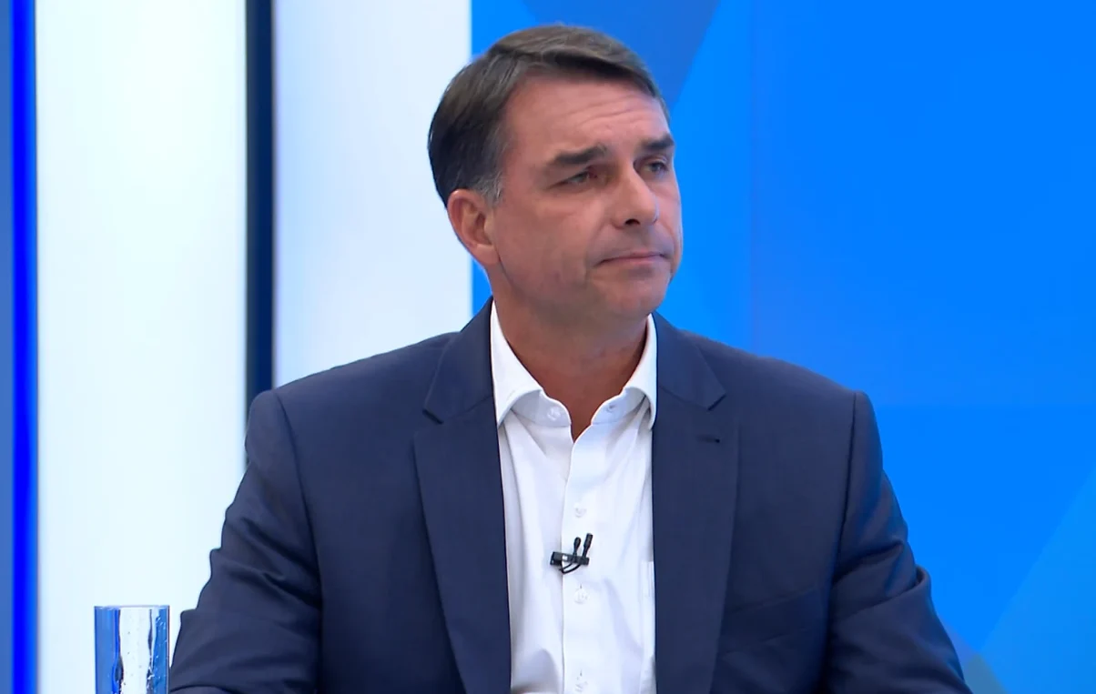 Flávio promete mínimo acima da inflação e corte de ao menos dez ministérios