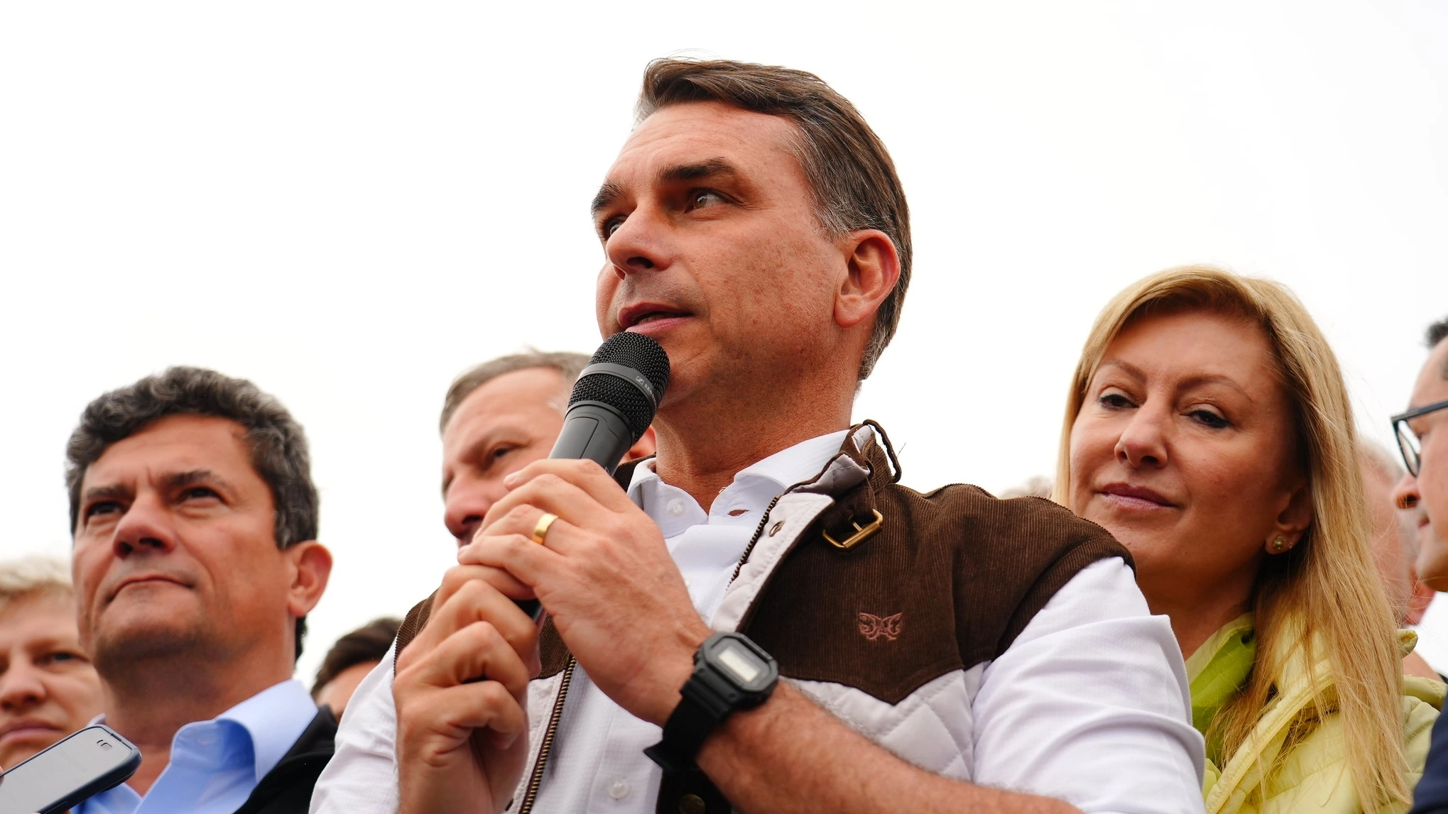 Flávio propõe manter Bolsa Família por até dois anos após beneficiário conseguir emprego